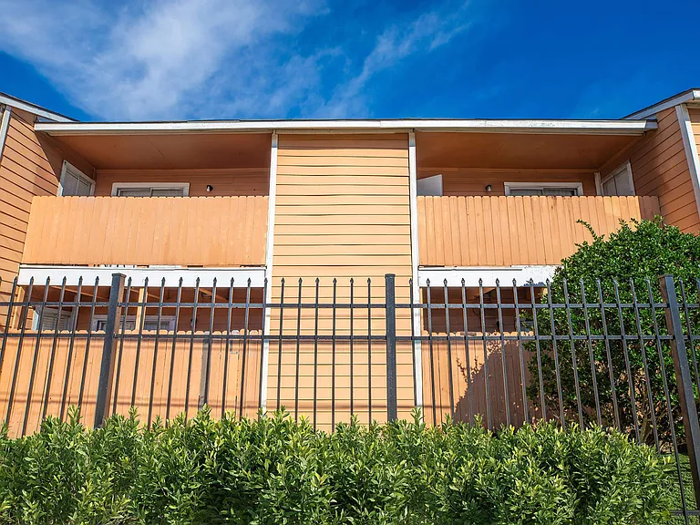 Capewood Apartments — Photo 7