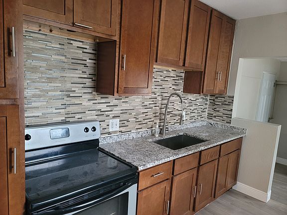5th image of 721 26th Ave S
