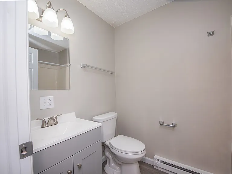 1064 Willowdale Rd #E — Photo 9