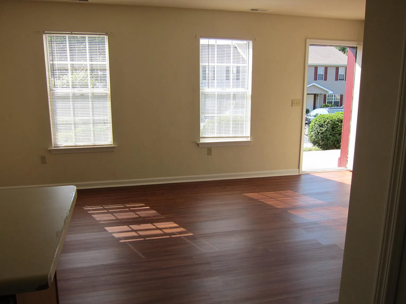 4 bed, 1480 sqft, $2,500 — Photo 2