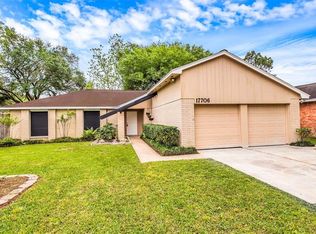 17706 Heritage Creek Dr, Webster, TX 77598