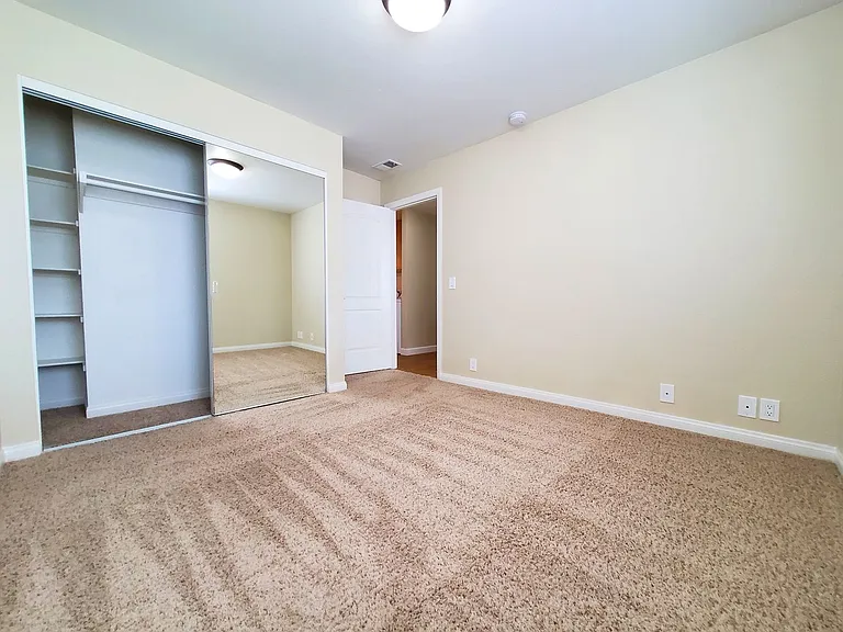 Citrus Court Apartments — Photo 18