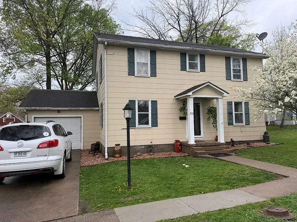 202 N Vine St, Fayette, MO 65248