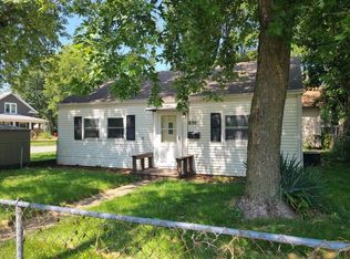 830 W Maple St, Champaign, IL 61820