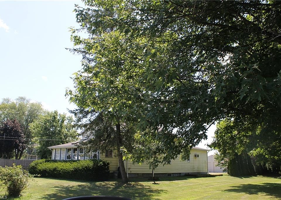 2nd image of 10838 W Ridge Rd