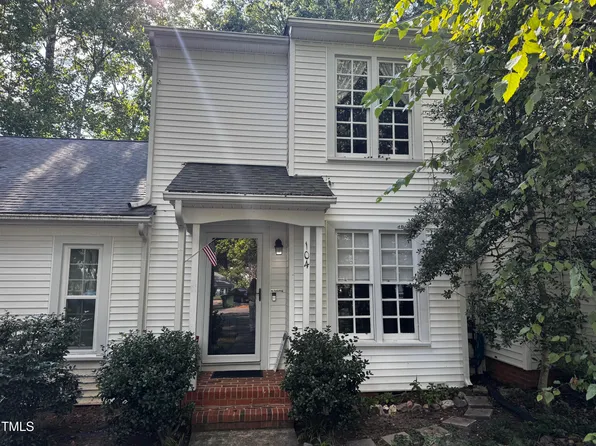 104 Greenmont Ln, Cary, NC 27511
