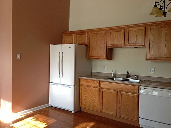 3rd image of 364 Manning Dr