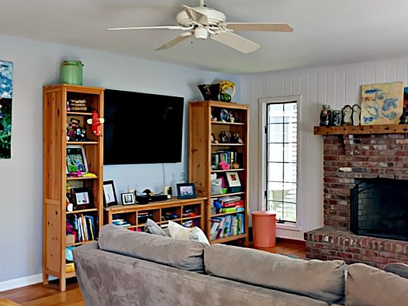 4th image of 408 Matt Robinson Ln