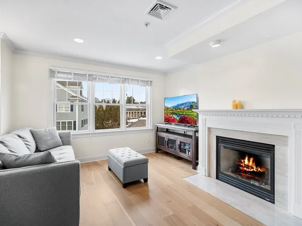 23 Maple St Unit B, Canton, MA 02021