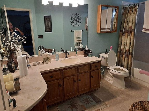 4th image of 1410 Martinez Dr