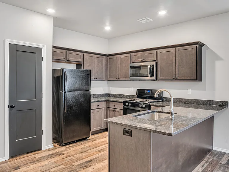 1623 E Timberridge Dr — Photo 7