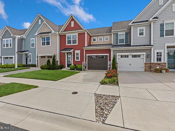 3rd image of 19050 Holts Ln