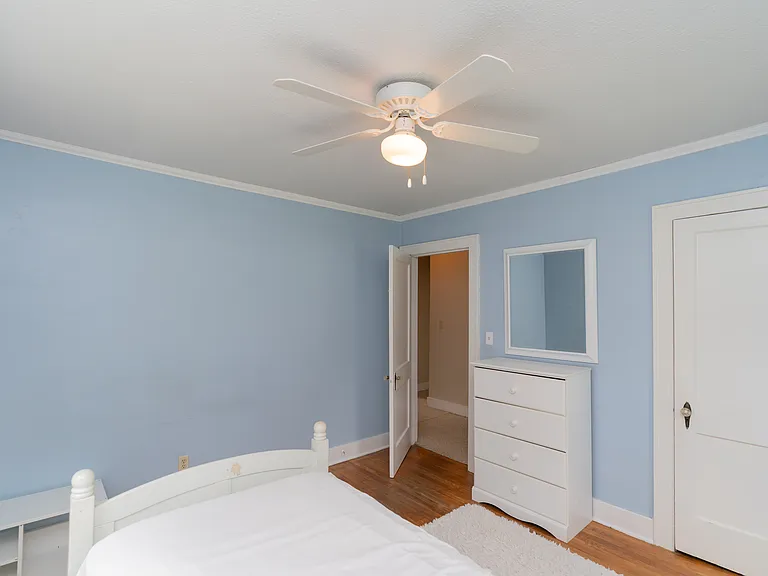 4 Orlando Dr — Photo 31