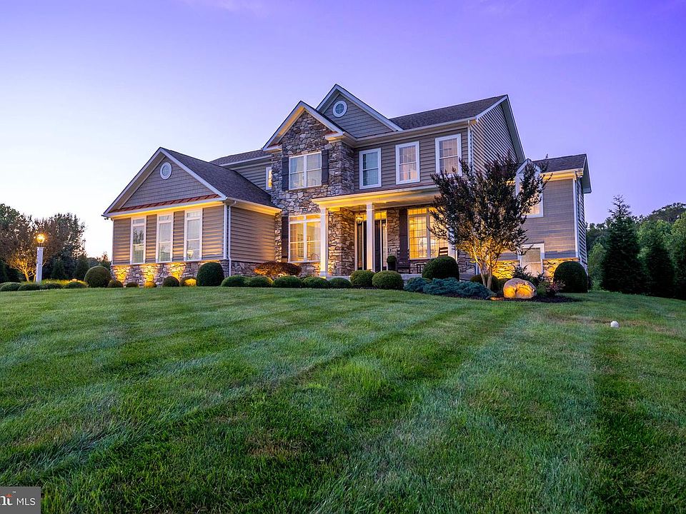 1st image of 2429 Creswell Rd
