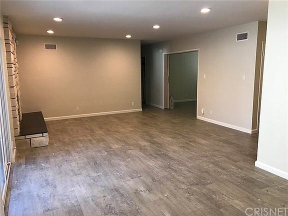 4th image of 4425 Canoga Dr