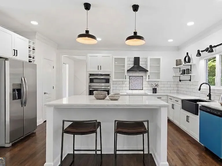398 Dunleven Manor Walk — Photo 3