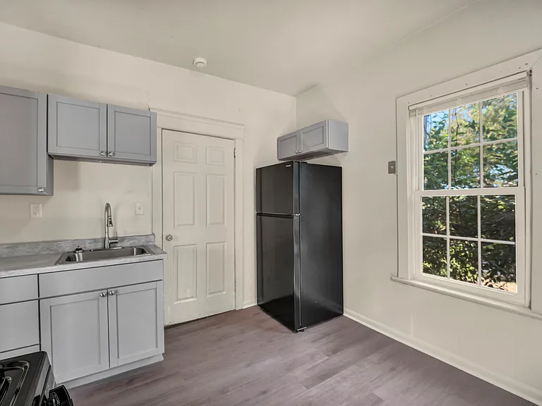 10515 Greenlawn Ave #2 — Photo 10