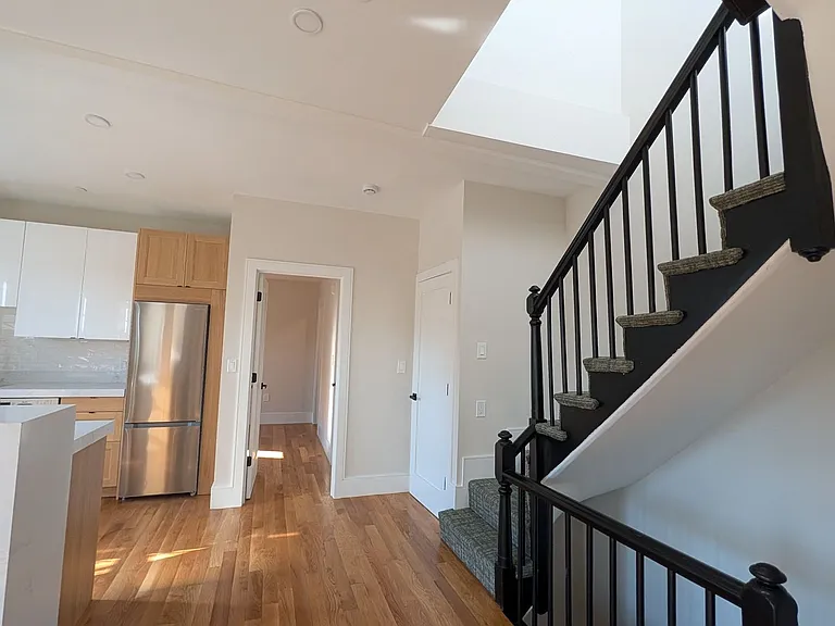18 Winchester St #3A — Photo 3