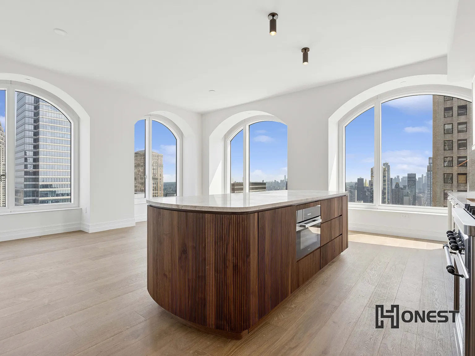 520 5th Avenue — Photo 2