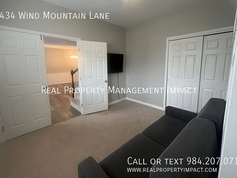 5434 Wind Mountain Ln — Photo 7