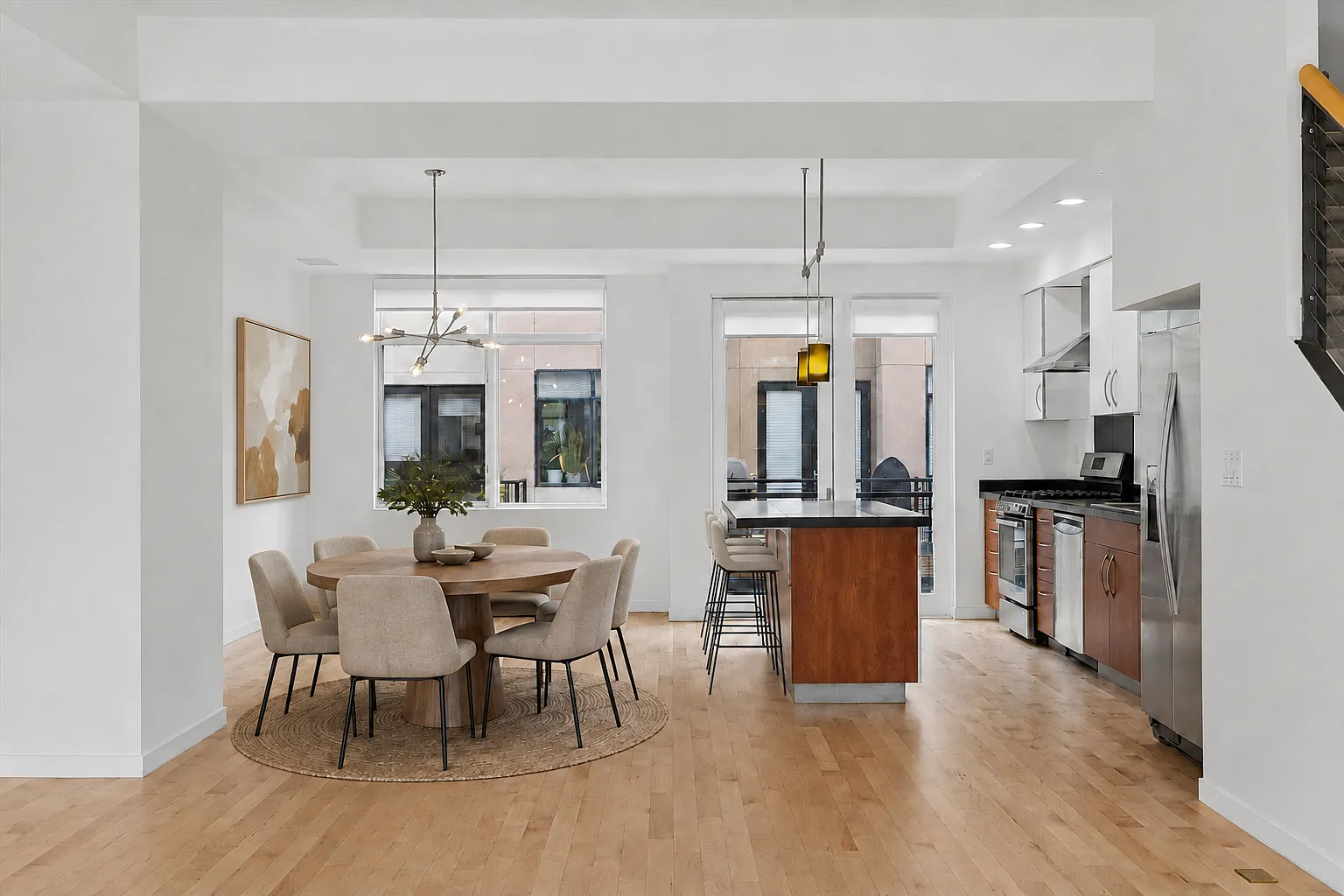 2 bed, 1896 sqft, $3,900 — Photo 3