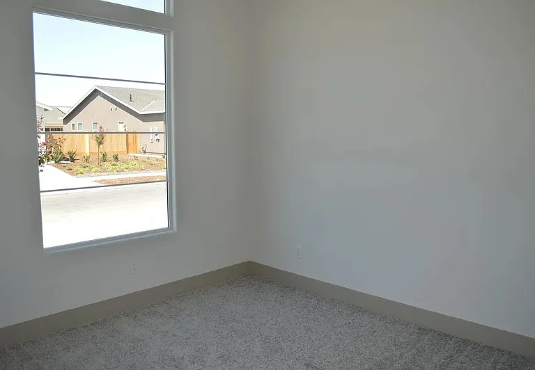 2430 Bastidas Dr — Photo 24