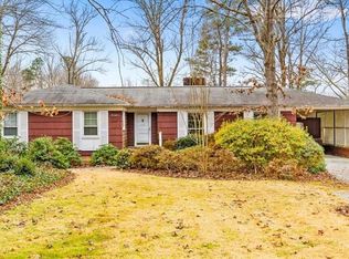 28 Forest Lake Cir, Greensboro, NC 27407