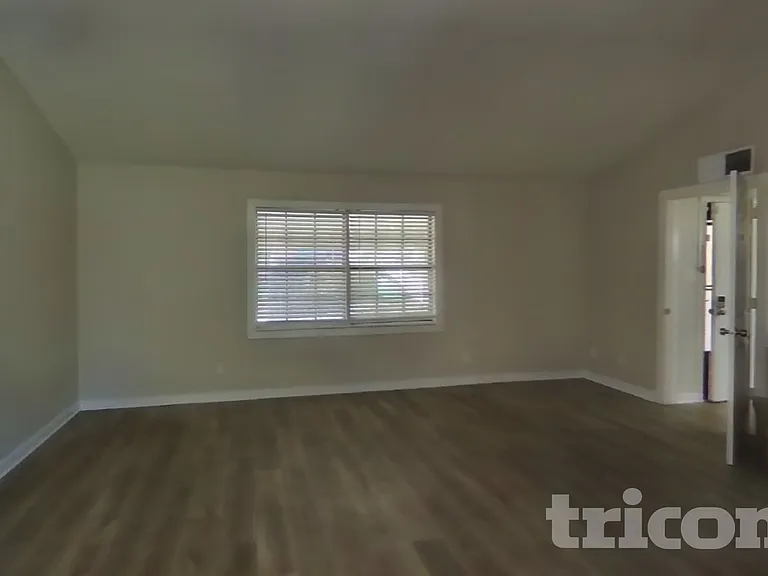 510 Carl C Senter St — Photo 2