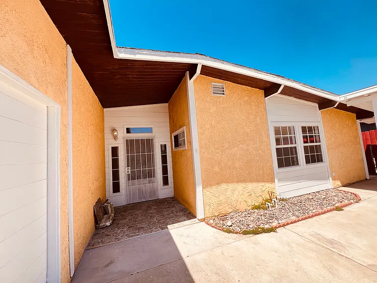 16151 E Kingside Dr — Photo 2