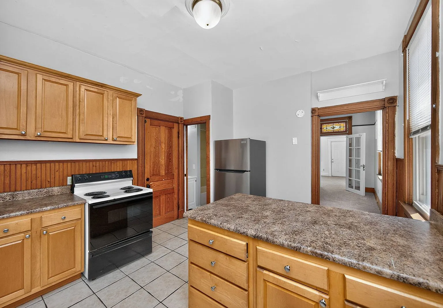 3 bed, 2.0 bath, $2,195 — Photo 3