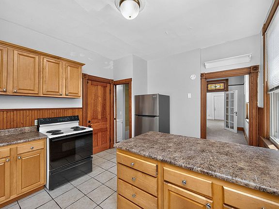 3rd image of 2319 Sauer Ave