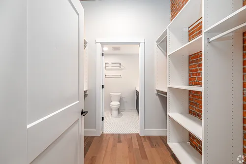 Hotel Street Apartments Photo 1