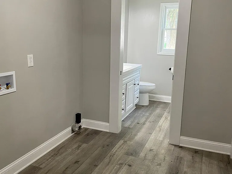 94 N Main St — Photo 12