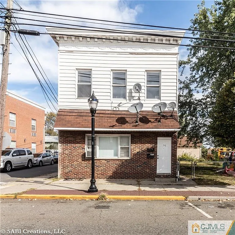 3 bed, 1.0 bath, $2,400 — Photo 1