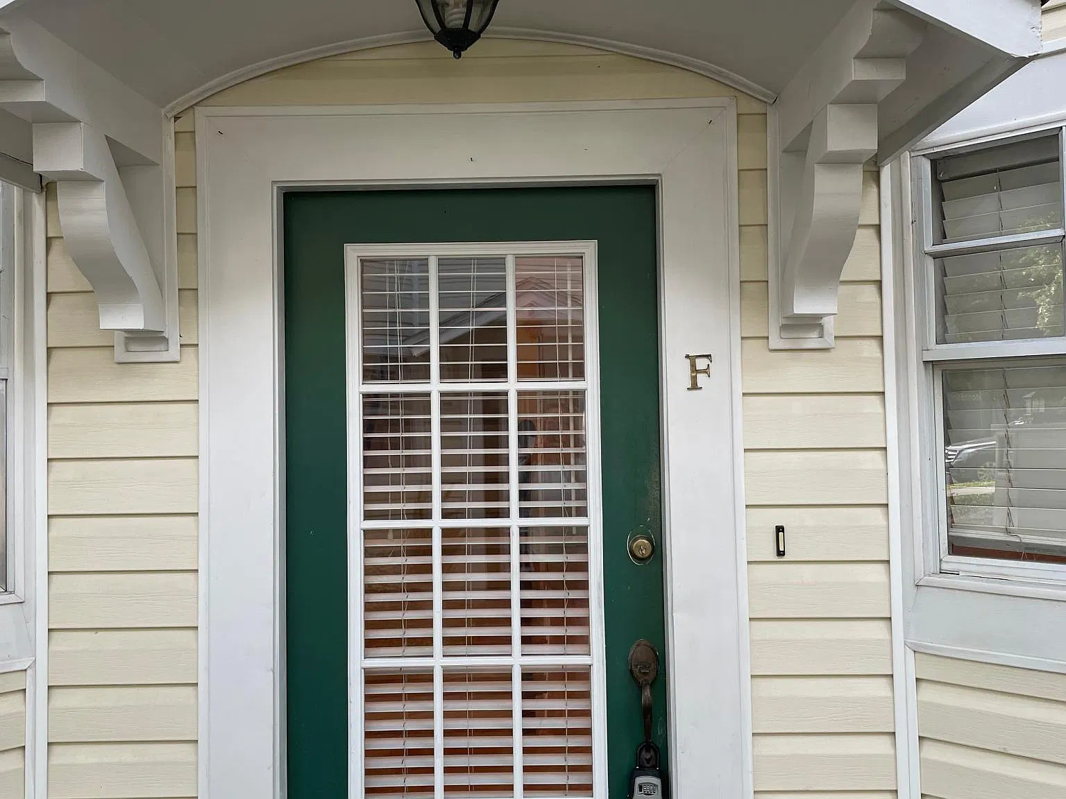 504 S Oregon Ave — Photo 2