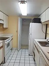 9933 Westview Dr #423 — Photo 6