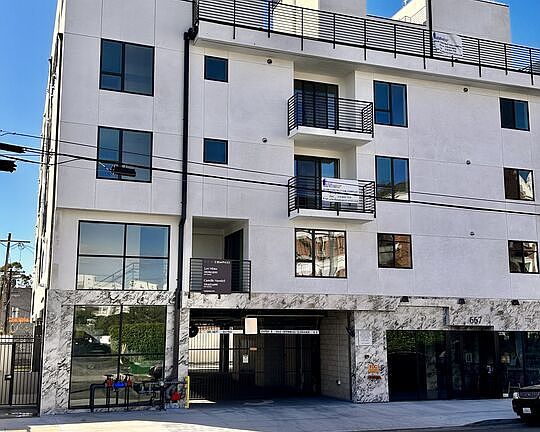 3rd image of 667 N Wilton Pl #407