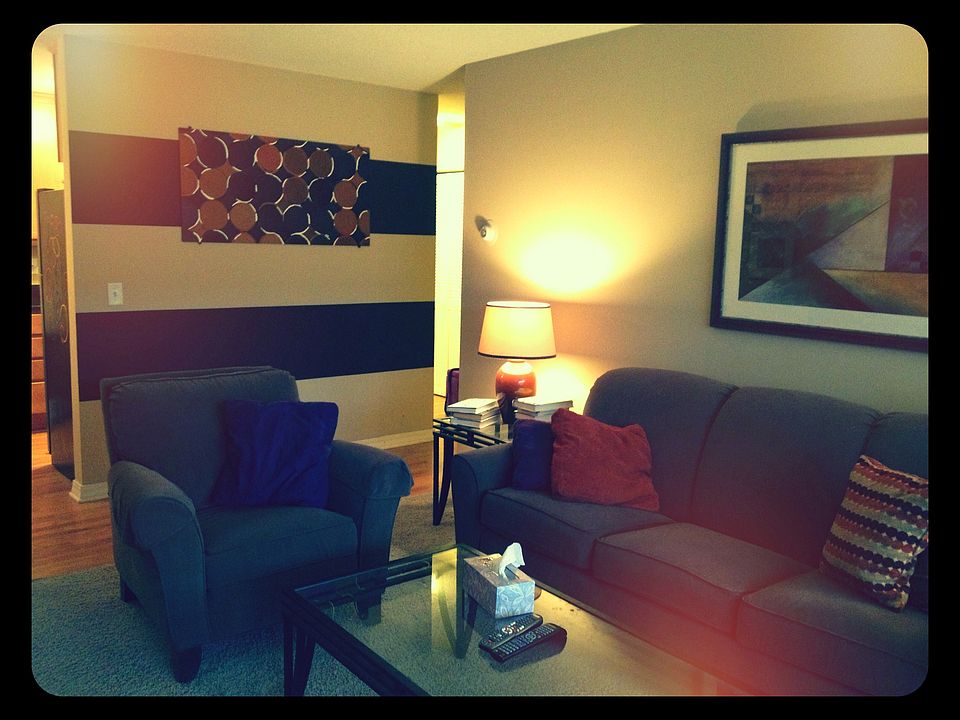 Living room w/ furniture