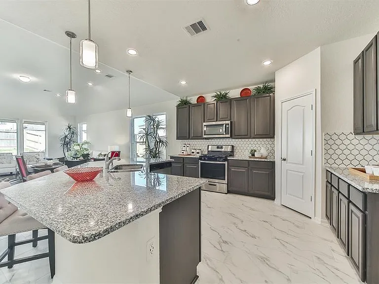 25206 Farmdale Ln — Photo 9