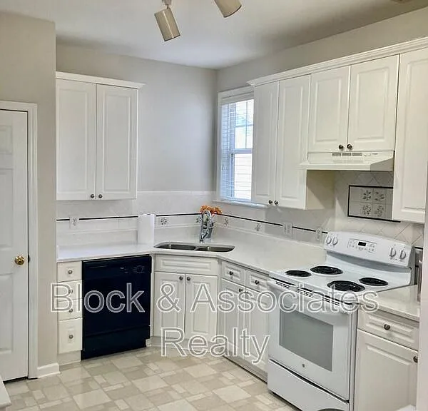 11034 Louson Pl — Photo 2