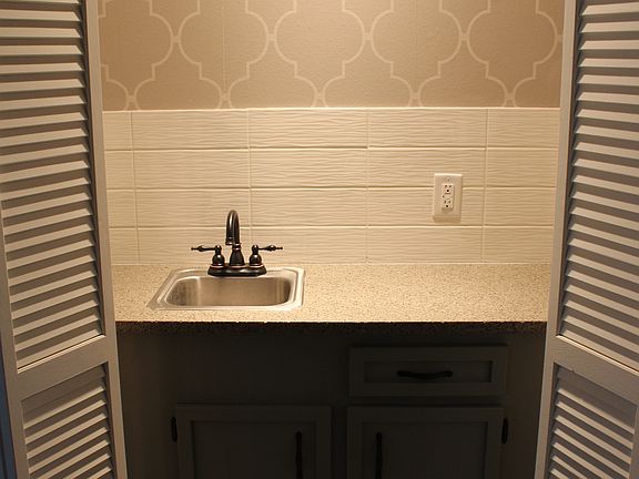 3rd image of 1 Merion Ln