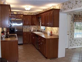 1st image of 1229 Memorial Dr