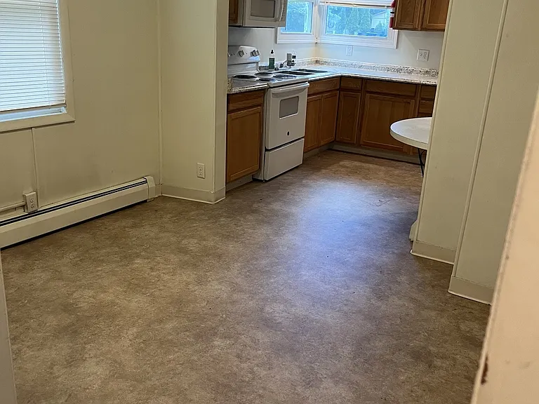 491 W Hill Rd #1 — Photo 5