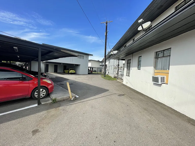 102 Club Dr — Photo 4
