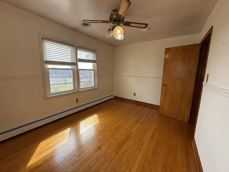 3900 S Main St — Photo 7