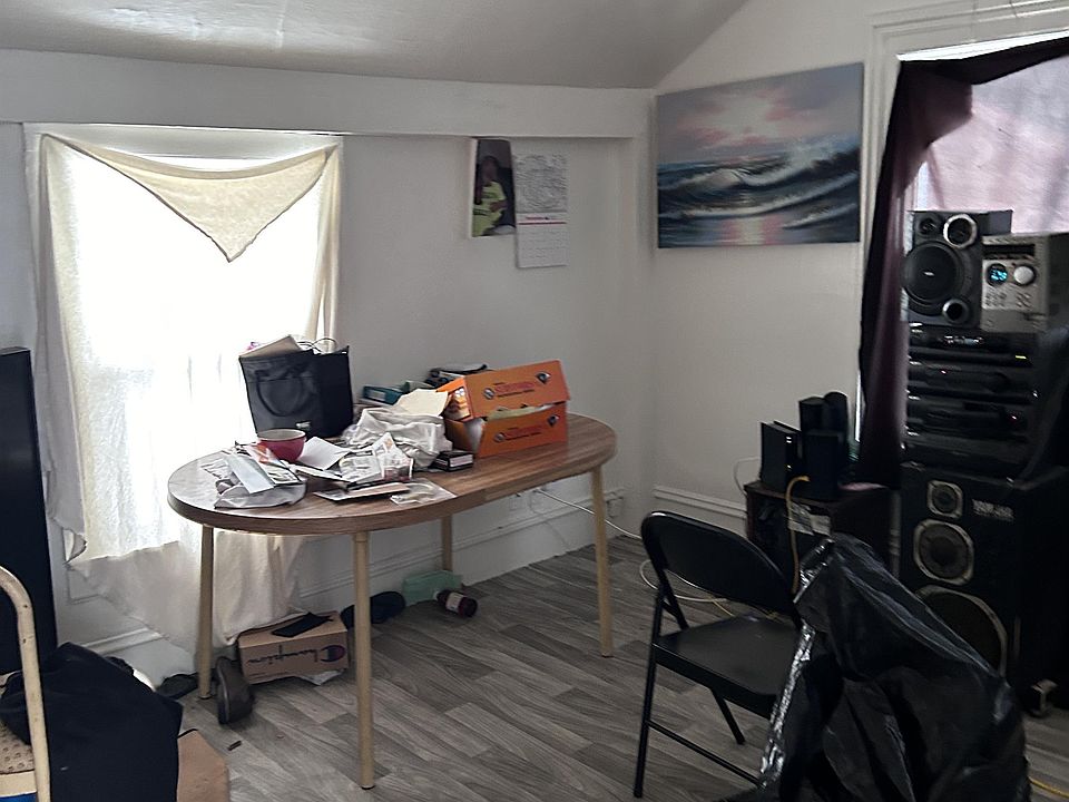 1st image of 406 S Meridian St #11328022