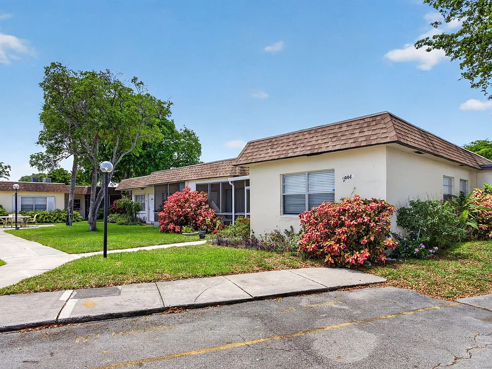 2004 SW Natura Blvd #D