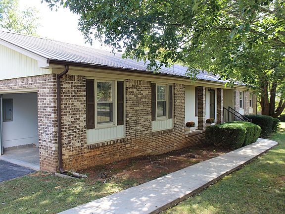 2nd image of 619 Dogwood Trl