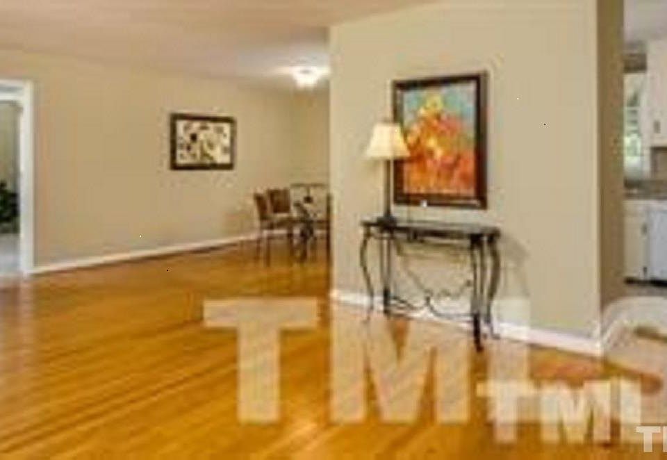 2nd image of 303 W Cornwall Rd