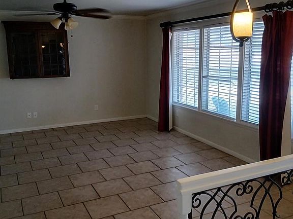 3rd image of 2905 Douglas Dr